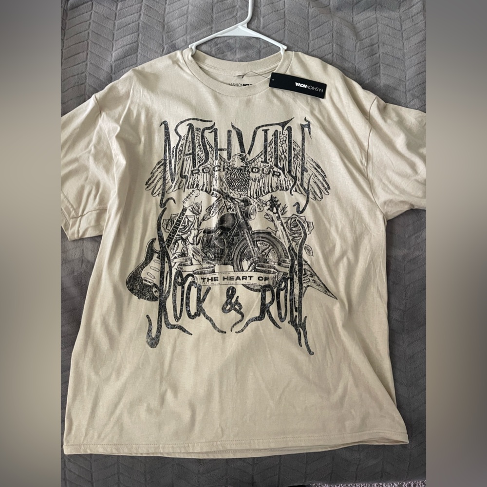 Brand new graphic t Tshirt “Nashville”